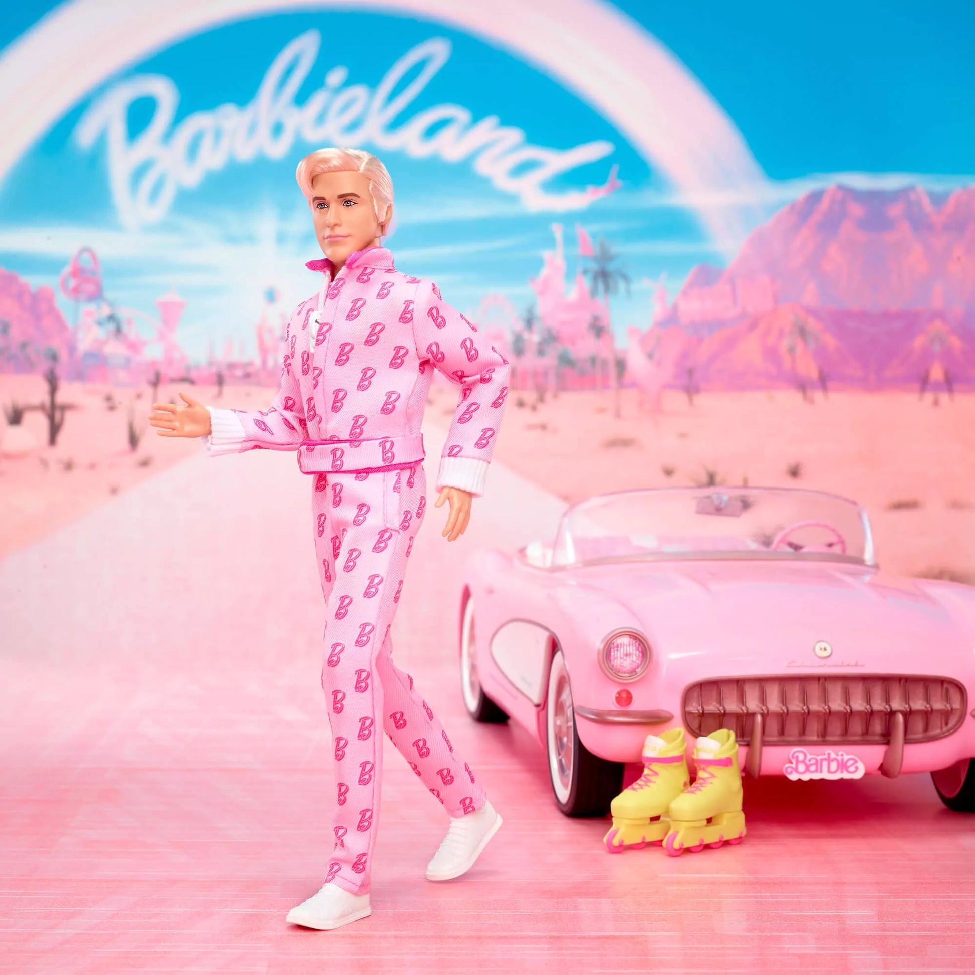 Kolekcinis BARBIE filmo Kenas rožiniu kostiumu (JCP80)